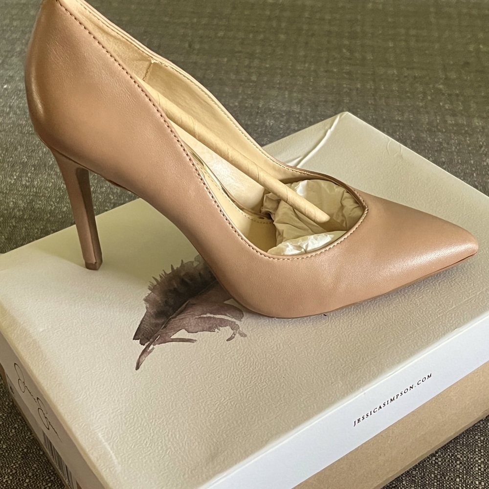 Jessica Simpson nude high heels